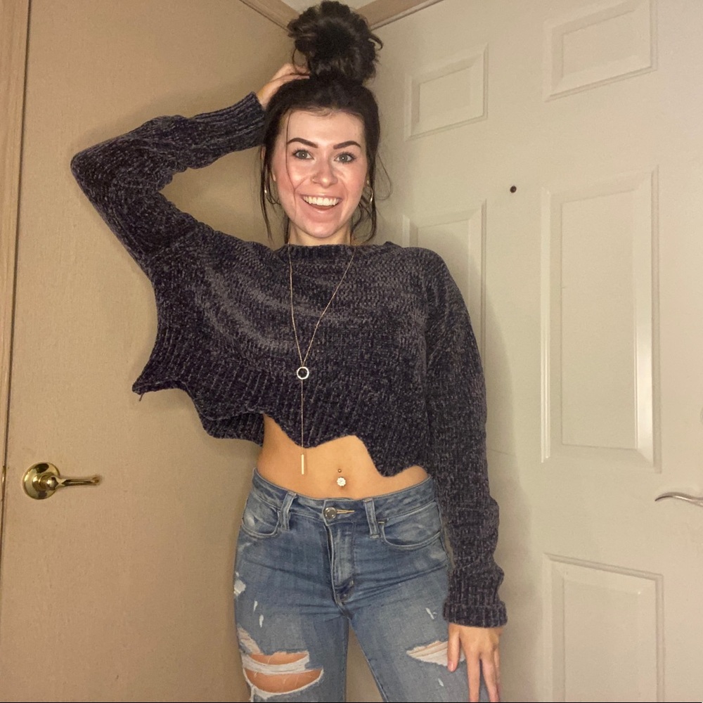 Crop Scalloped Sweater